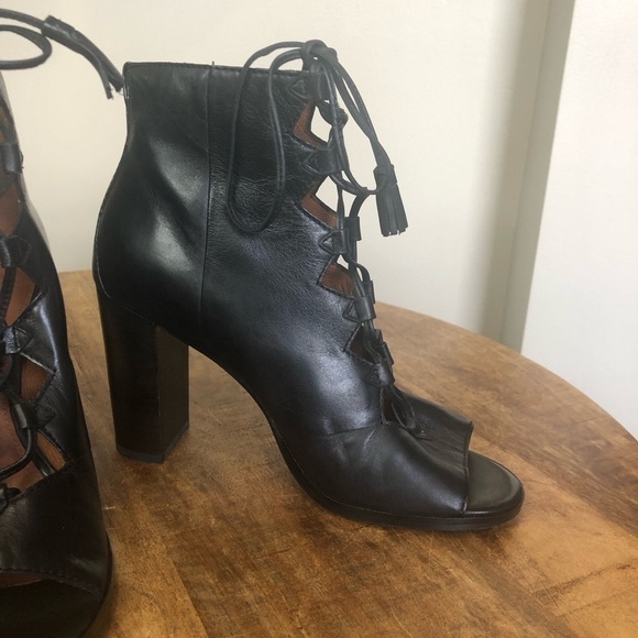 Frye lace up leather heels with leather laces/tassels. Excellent condition, 7.5 - Picture 8 of 14